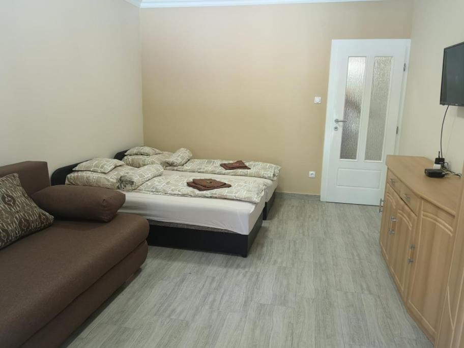 Relax Beach Apartman Hajdúszoboszló Esterno foto