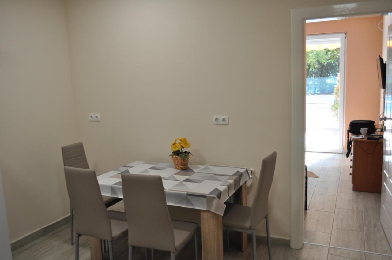 Relax Beach Apartman Hajdúszoboszló Esterno foto
