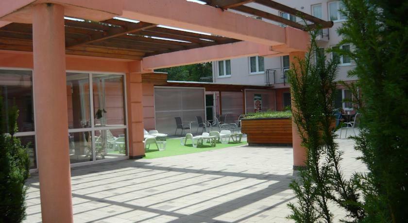 Relax Beach Apartman Hajdúszoboszló Esterno foto